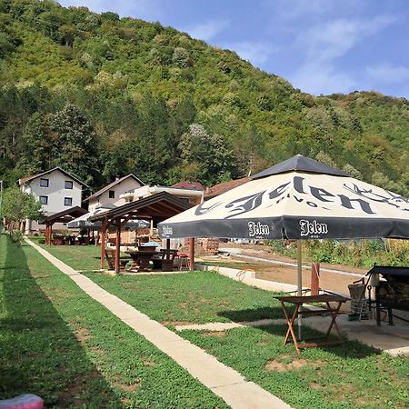 Hostel Topic Баня-Лука Екстер'єр фото