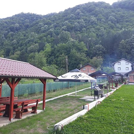 Hostel Topic Баня-Лука Екстер'єр фото