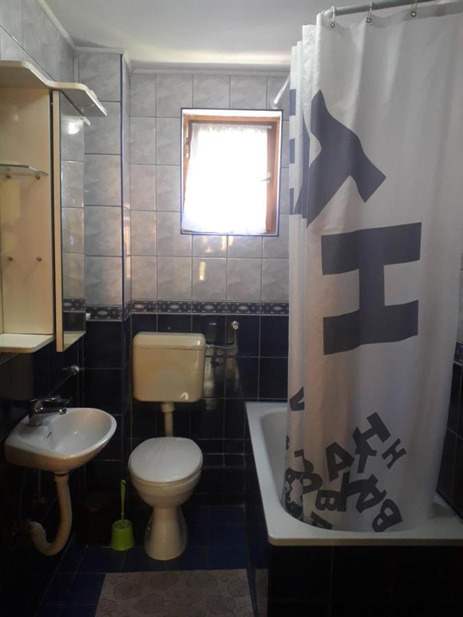 Hostel Topic Баня-Лука Екстер'єр фото