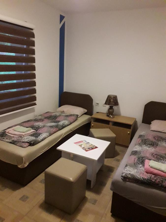 Hostel Topic Баня-Лука Екстер'єр фото