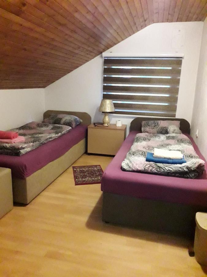 Hostel Topic Баня-Лука Екстер'єр фото