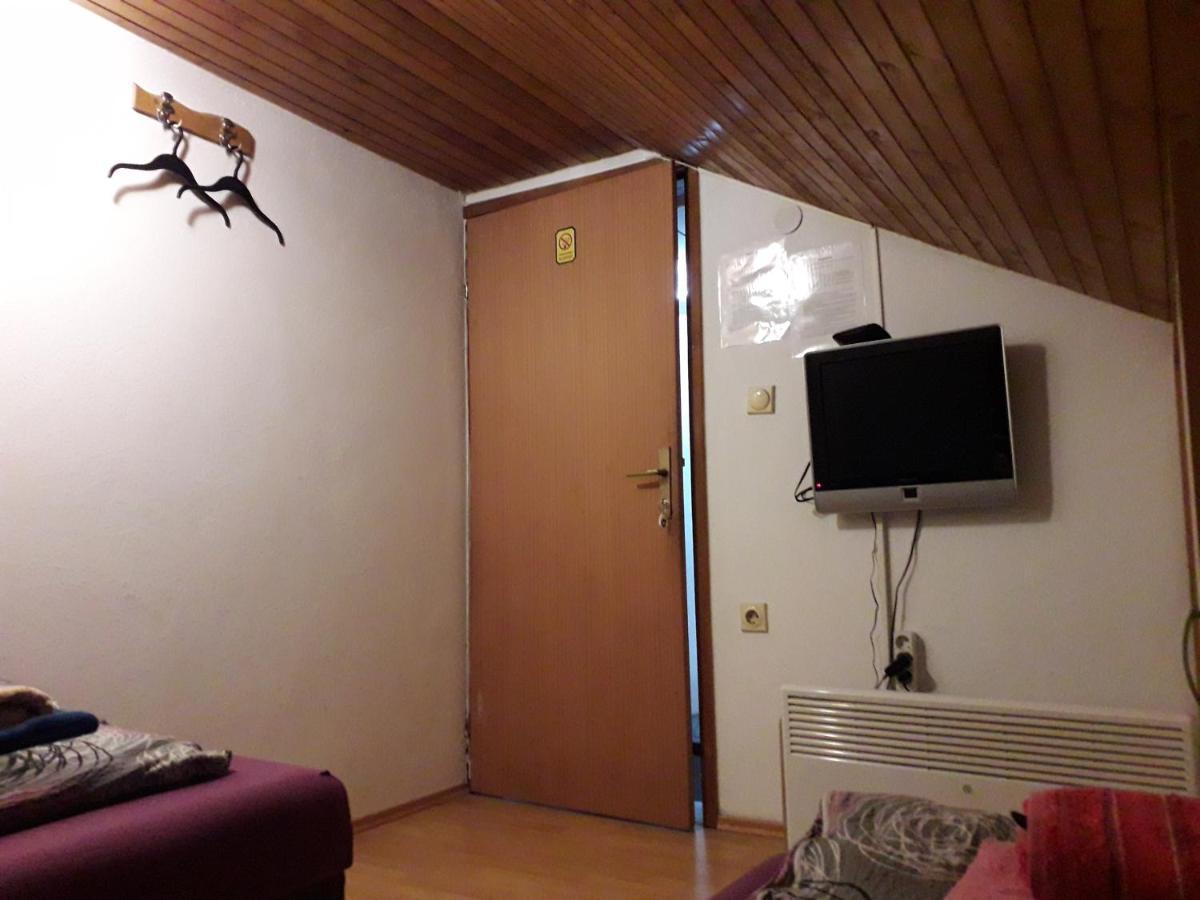 Hostel Topic Баня-Лука Екстер'єр фото