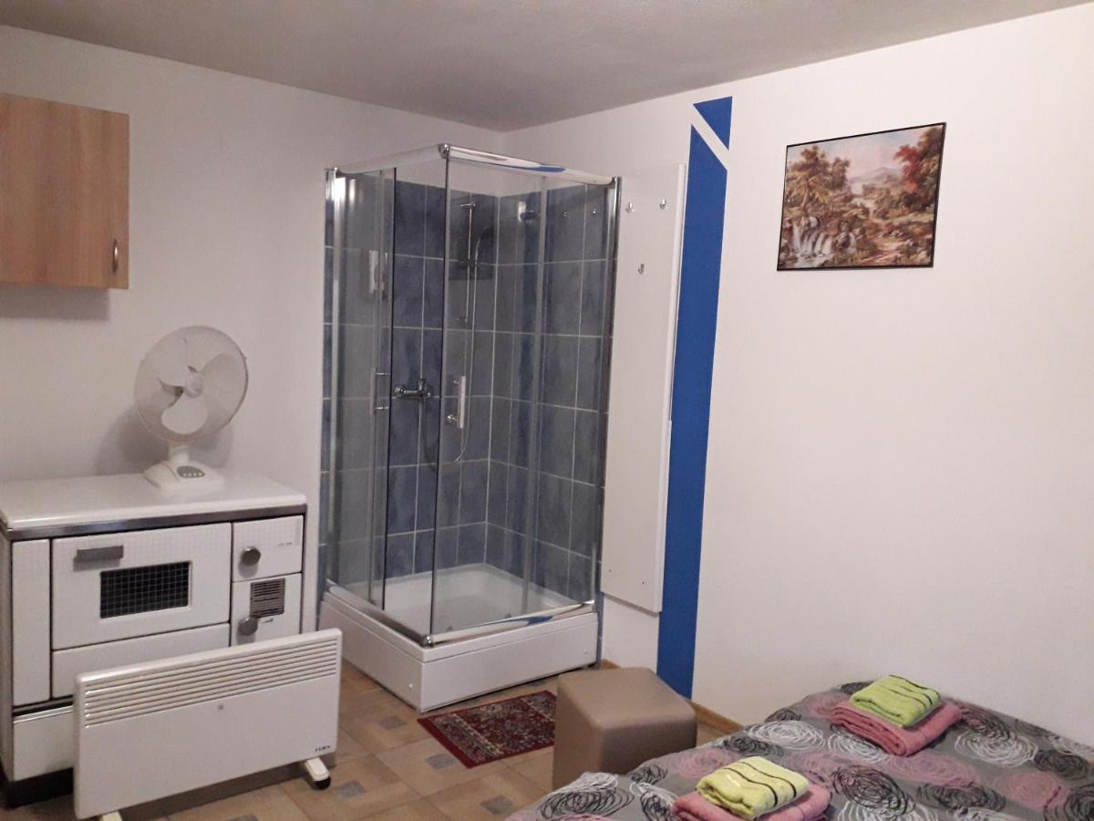 Hostel Topic Баня-Лука Екстер'єр фото