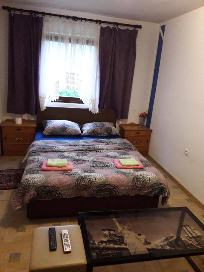Hostel Topic Баня-Лука Екстер'єр фото