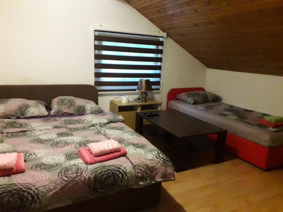 Hostel Topic Баня-Лука Екстер'єр фото