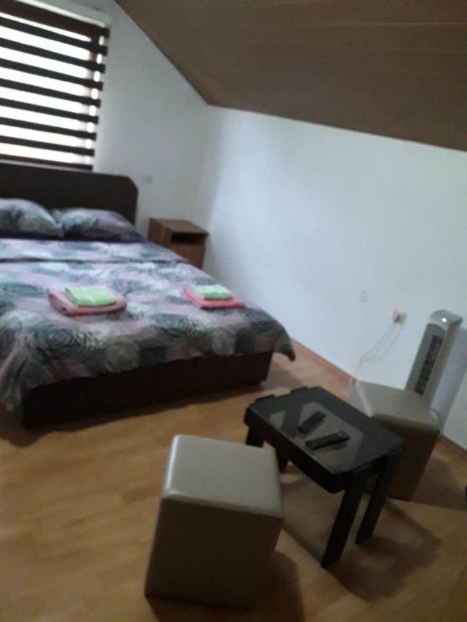 Hostel Topic Баня-Лука Екстер'єр фото