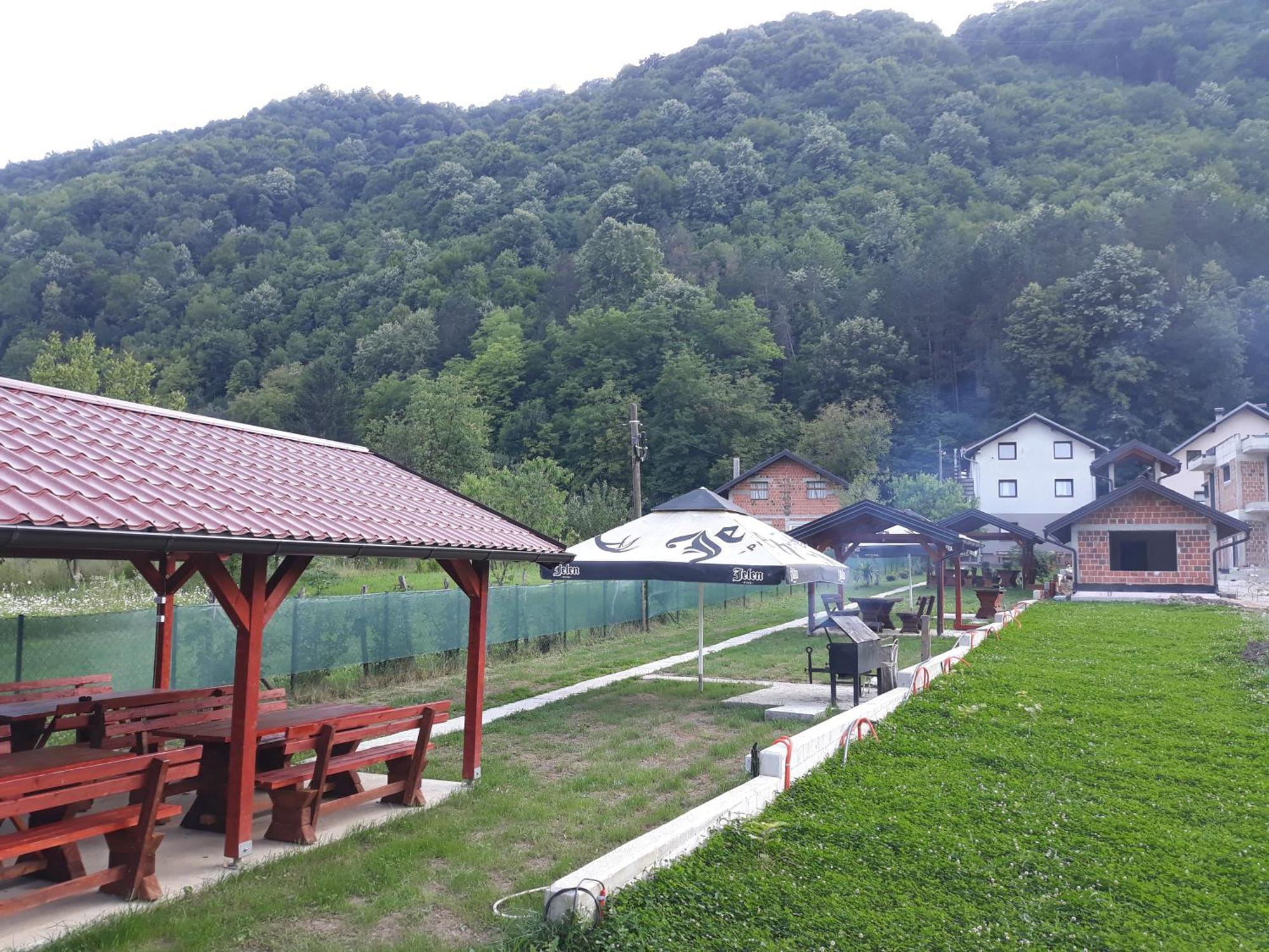 Hostel Topic Баня-Лука Екстер'єр фото