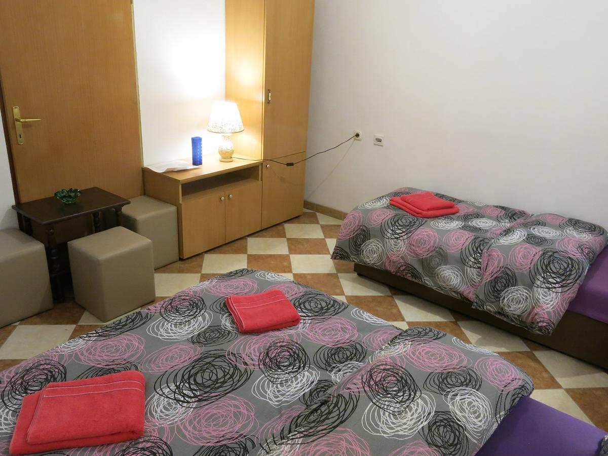 Hostel Topic Баня-Лука Екстер'єр фото