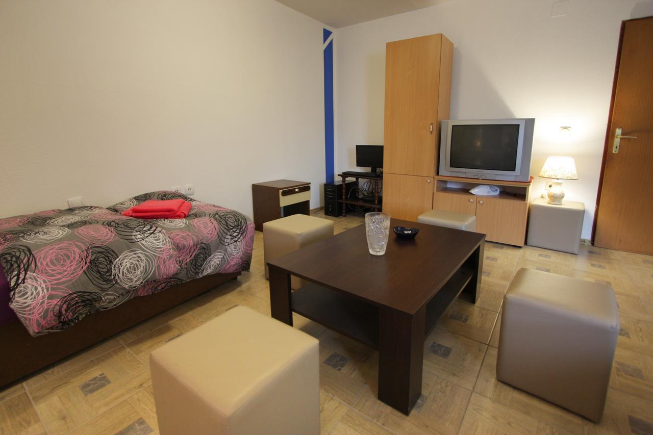 Hostel Topic Баня-Лука Екстер'єр фото