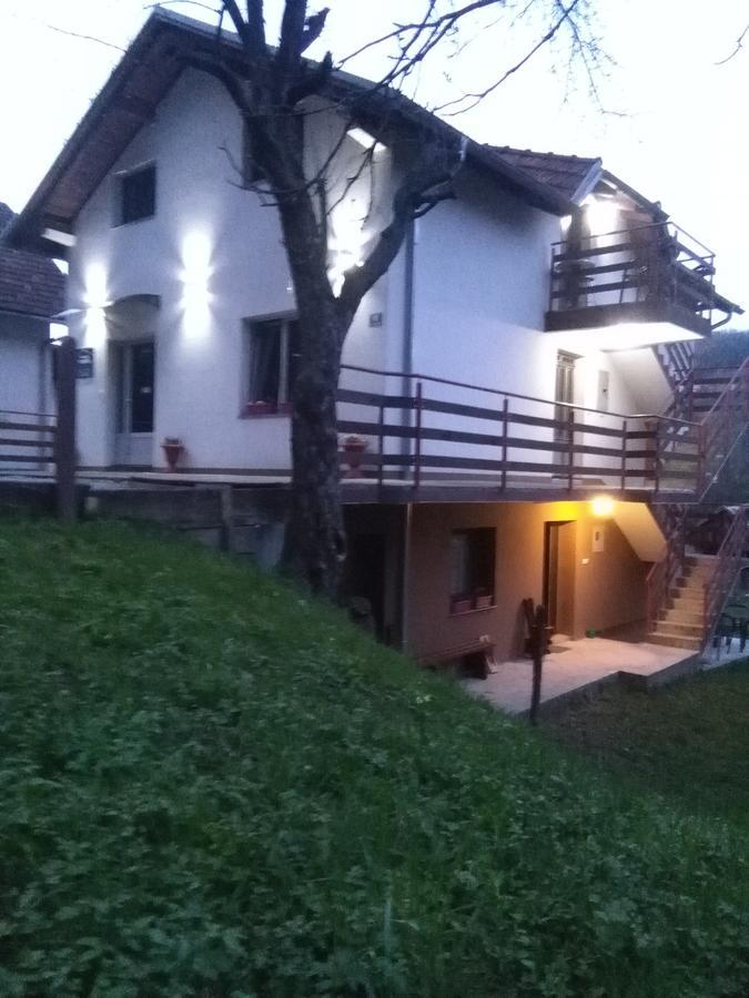 Hostel Topic Баня-Лука Екстер'єр фото